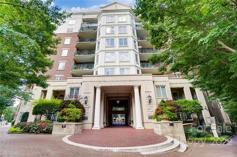 300 W 5th Street 605