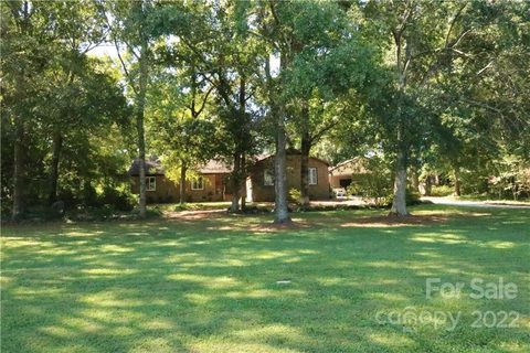 3985 Laramie Road 278