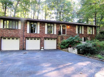 135 East Laurel Lane
