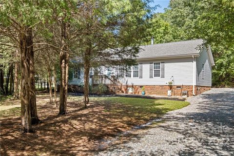3057 Fountainview Avenue sold home in Wolf Meadow Acres, Concord, NC