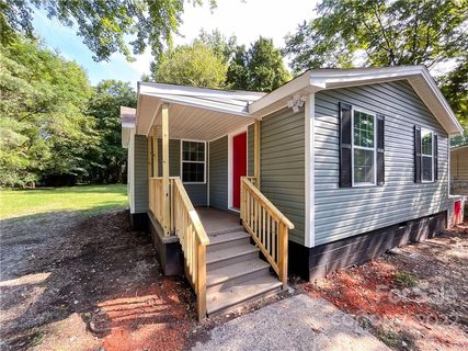 3825 Lake Road
