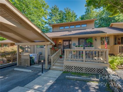 104 N Scarlet Oaks Lane