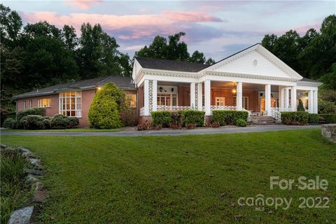 2781 Laurel Park Highway sold home in Echo Mountain, Hendersonville, NC