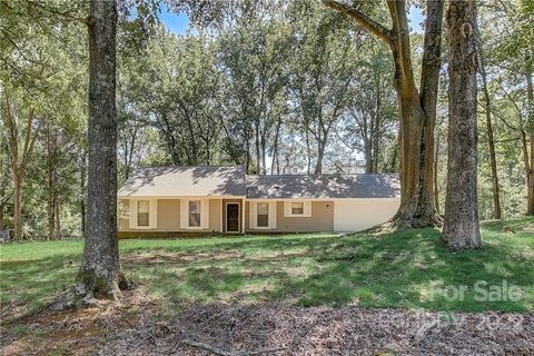 6123 Unity Lane
