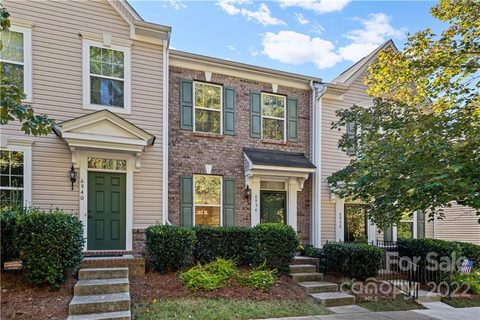 6936 Colonial Garden Drive