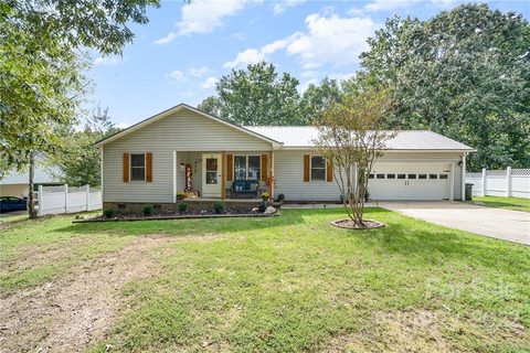 286 Link Drive sold home in Ironton Acres, Iron Station, NC