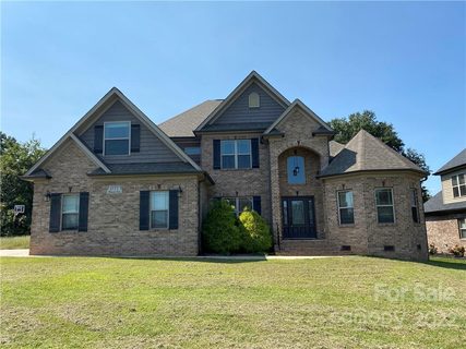 1777 Whitewater Court sold home in Waterford Hills, Hickory, NC