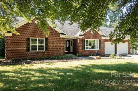 1418 34th Avenue Lane sold home in Colony Woods, Hickory, NC