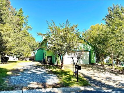 8413 Woodford Bridge Drive 32