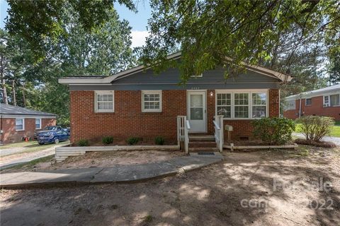 3427 Meredith Avenue