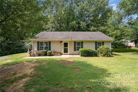 8000 Hillanby Court sold home in Summerhill Estates, Waxhaw, NC