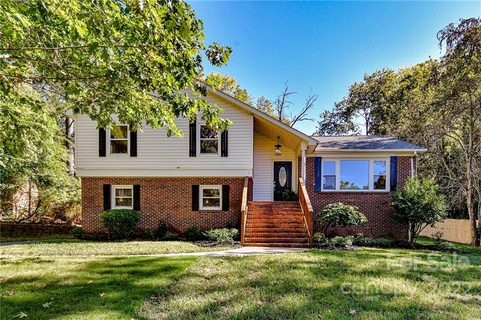 8813 Nottoway Drive