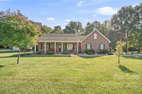 175 Seven Springs Loop
