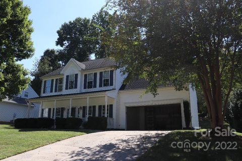 723 W Cheval Drive