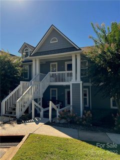 2203 Idle Hour Drive