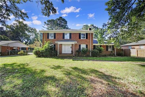 7544 Glencannon Drive sold home in Lake Forest, Charlotte, NC