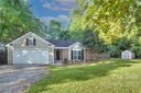 706 White Oak Lane sold home in Matthews, SC