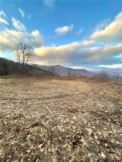 148 Granite Cliffs Court sold lot in M O Brannon, Waynesville, NC