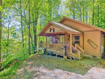 887 Mountain View Drive
