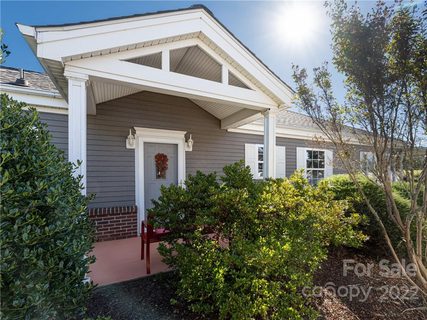 8b Heather Way