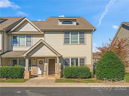 24 Rotunda Circle sold townhome in Scenic View Terrace, Asheville, NC