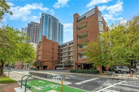 224 N Poplar Street 27 sold home in Churchill, Charlotte, NC