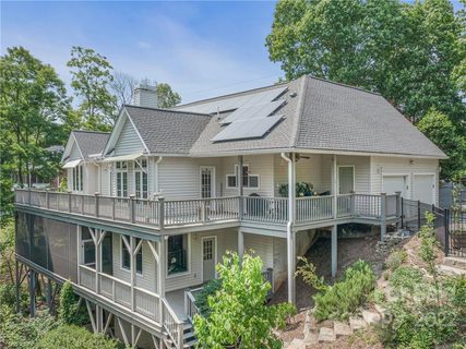 414 Lakeshore Drive