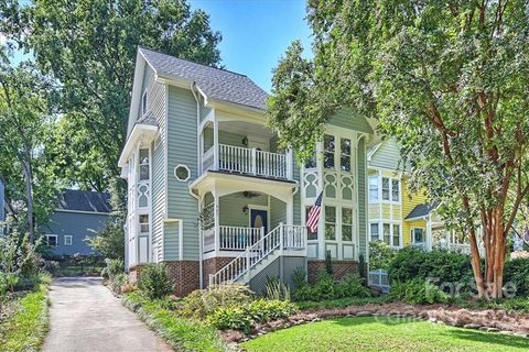 527 Dilworth Mews Court