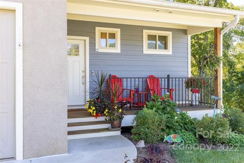 18 Thornes Lane sold townhome in Dillingham Woods, Asheville, NC