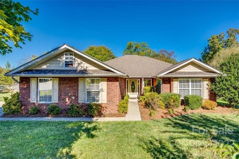 853 Estuary Court