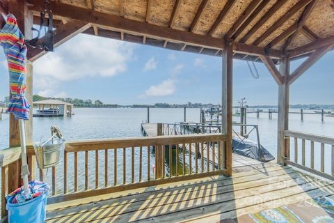 4286 Lake Shore Road