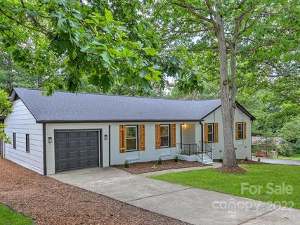 61 Knoll Ridge
