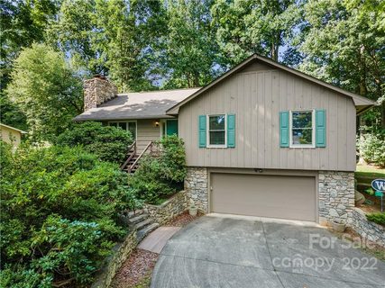 12 Glen Crest Drive sold home in Glen Crest, Arden, NC
