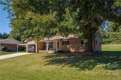 102 Maplewood Drive sold home in Council Oaks, Morganton, NC