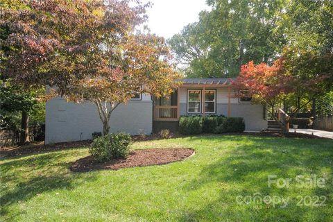 1210 Crown Court sold home in Queens Grant, Charlotte, NC