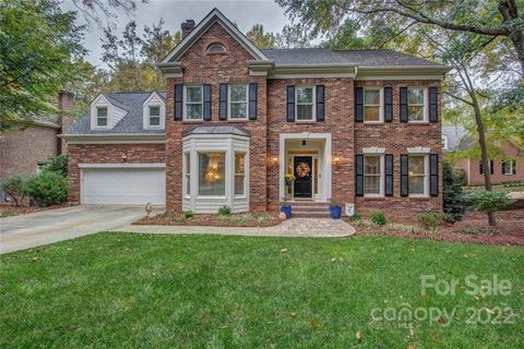 902 Hoke Trail