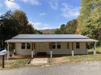 328 Camelia Lane sold home in Briarcliff Crossing, Asheville, NC
