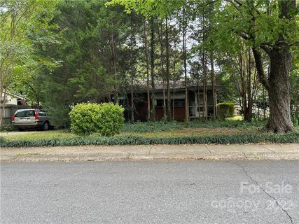 609 Lochridge Road