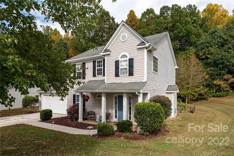 77 Ashton Bluff Circle