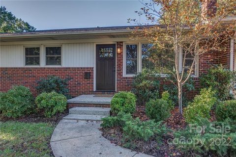 1209 E Park Drive