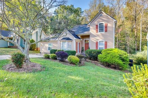 727 Foxborough Road sold home in Autumn Glen, Charlotte, NC