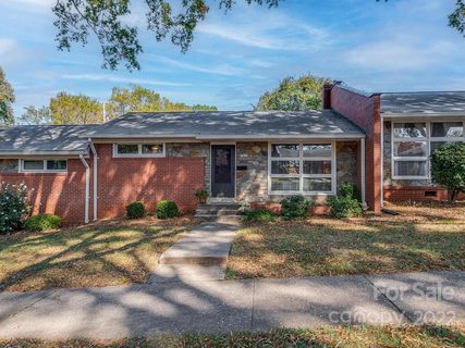 4517 Woodlark Lane