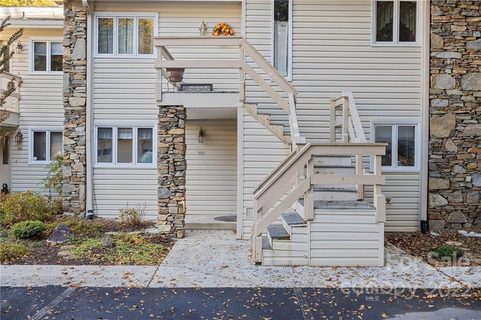 251 N Britton Creek Court