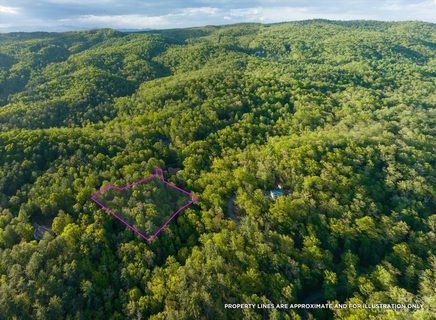 Lot 27 Majestic Trace sold home in Pinnacle Mountain View, Hendersonville, NC