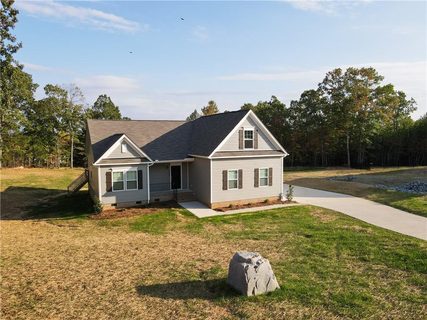 5004 Kings Pinnacle Drive