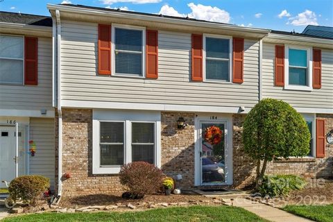 184 Water Oak Drive sold townhome in Park Lake, Pineville, NC