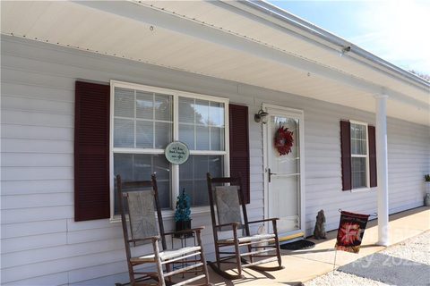 126 24th Street sold townhome in Mimosa Gardens, Hickory, NC
