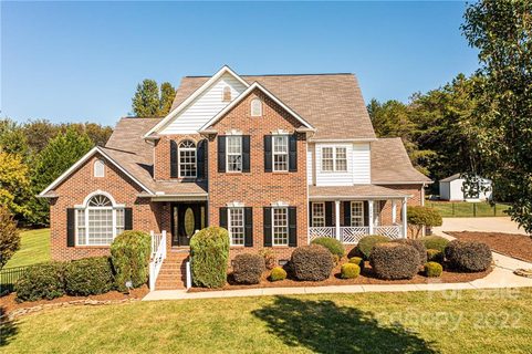 2898 Rosewood Lane sold home in Fairway Acres, Newton, NC
