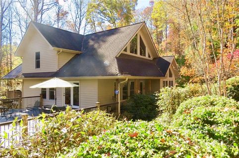 17 Caroline Lane sold home in Middlemount, Pisgah Forest, NC