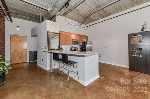 626 N Graham Street 210